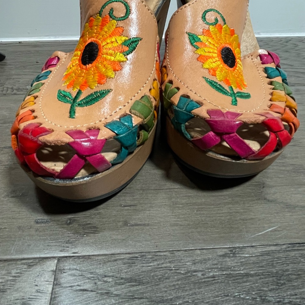 Artesian Cabtor Hechio En Mexico leather strap heels - Picture 6 of 6